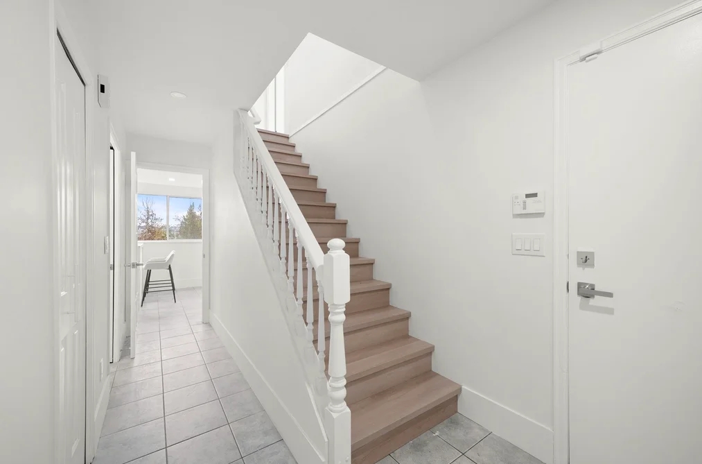 115 WARRICK STREET, Coquitlam BC V3K 5L3, Coquitlam BC — Residential for Sale - Photo 2