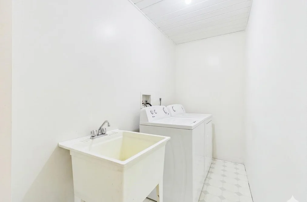 1150 HOWSE PLACE, Coquitlam BC V3K 5V7, Coquitlam BC — Residential for Sale - Photo 2