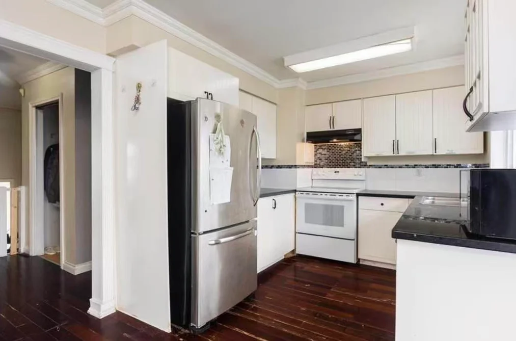 1150 MADORE AVENUE, Coquitlam BC V3K 3B9, Coquitlam BC — Residential for Sale — Photo 4 of 12