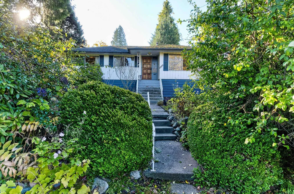 11536 93 Avenue, Delta, BC - House for Sale - Photo 3 of 40 11536 93 Avenue, Delta, BC - House for Sale - Photo 3 of 40