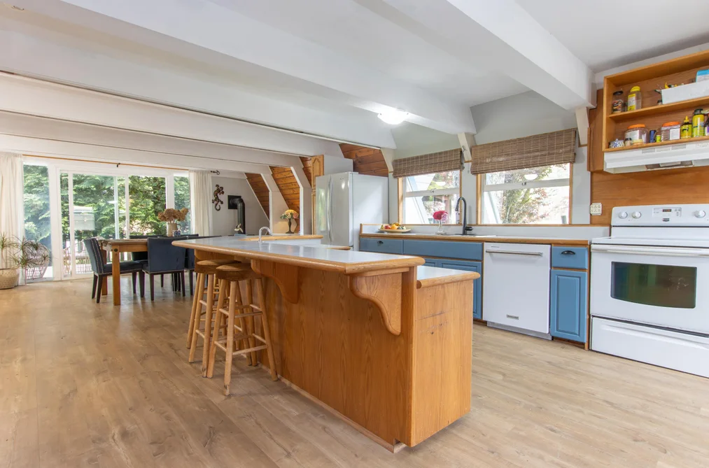 1155 JUDD ROAD, Squamish BC V0N 1H0, Squamish BC — Residential for Sale - Photo 2