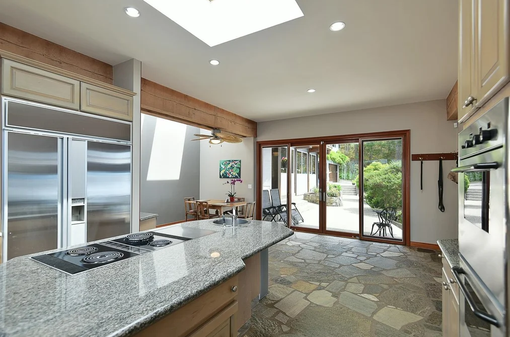 11579 SUNSHINE COAST HIGHWAY, Halfmoon Bay BC V7Z 1C1, Halfmoon Bay BC — Residential for Sale — Photo 14 of 40