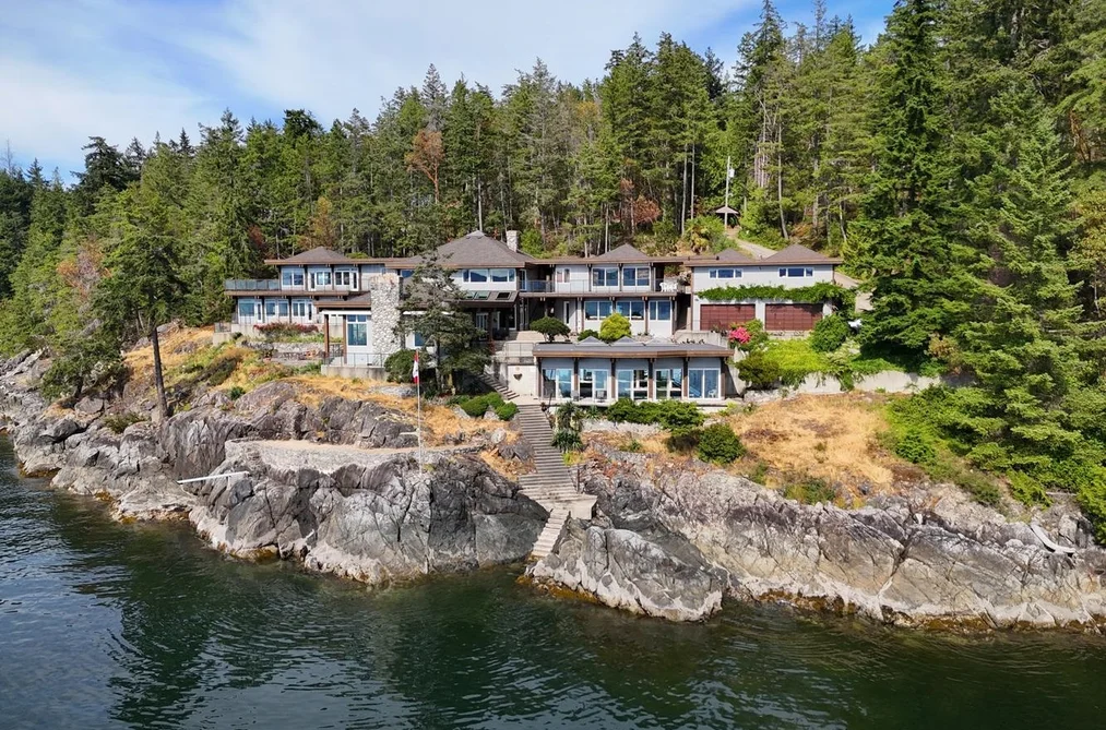11579 SUNSHINE COAST HIGHWAY, Halfmoon Bay BC V7Z 1C1, Halfmoon Bay BC — Residential for Sale — Photo 2 of 40