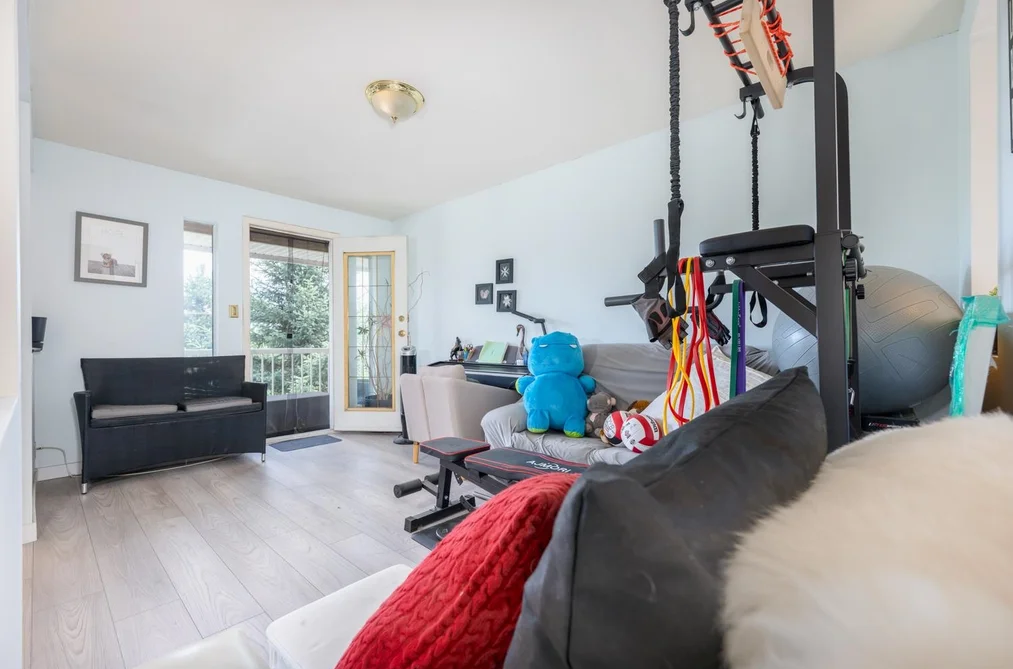 11579 SURREY ROAD, Surrey BC V3R 5T6, Surrey BC — Residential for Sale — Photo 11 of 30