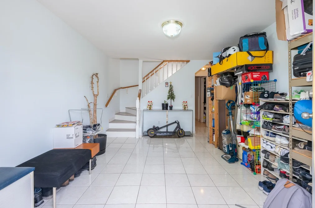 11579 SURREY ROAD, Surrey BC V3R 5T6, Surrey BC — Residential for Sale — Photo 2 of 30