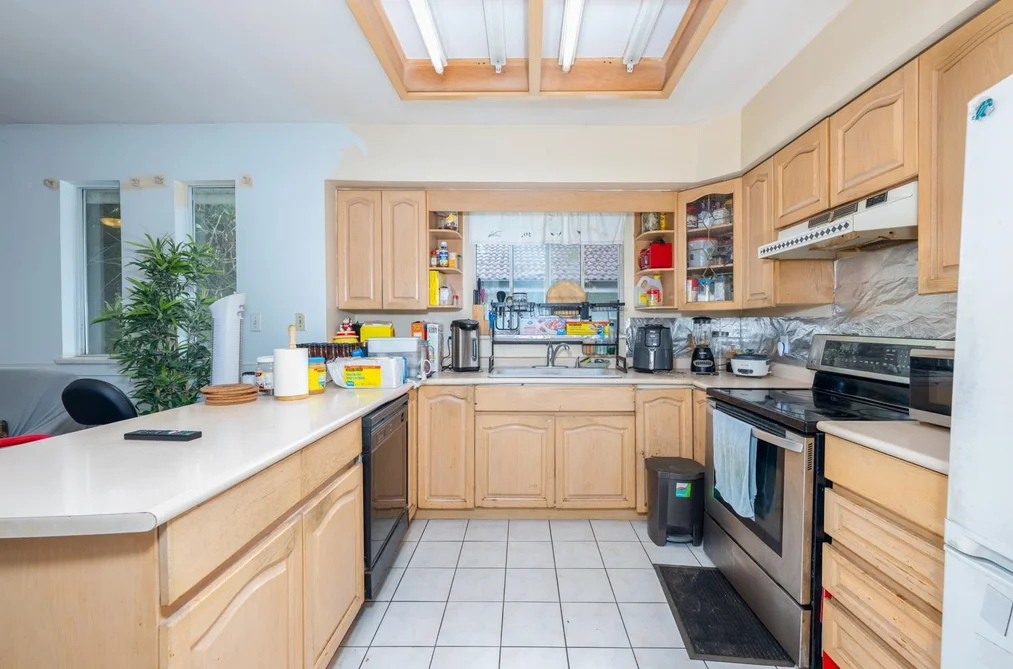 11579 SURREY ROAD, Surrey BC V3R 5T6, Surrey BC — Residential for Sale — Photo 7 of 30