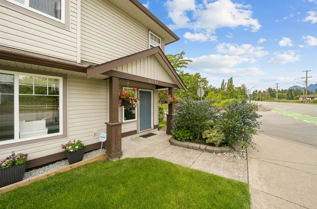 11597 240 STREET, Maple Ridge BC V2W 1A3, Maple Ridge BC — Residential for Sale - Photo 2