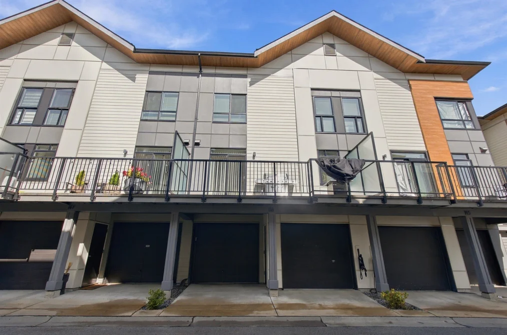 116-15111 Edmund Drive, Surrey, BC - Townhouse for Sale - Photo 5 of 40 116-15111 Edmund Drive, Surrey, BC - Townhouse for Sale - Photo 5 of 40