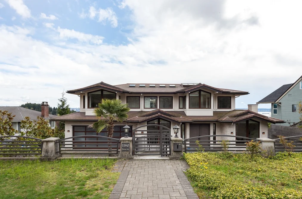 House for sale at 1160 Queens Avenue West Vancouver British Columbia - MLS: R3116569