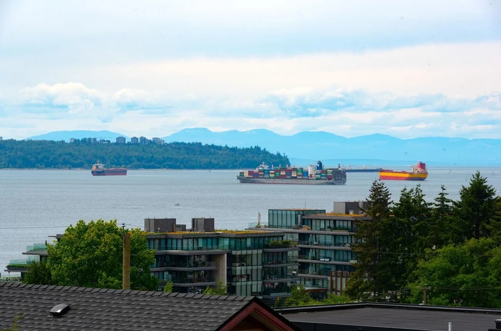 1168 ESQUIMALT AVENUE, West Vancouver BC V7T 1K1, West Vancouver BC — Residential for Sale - Photo 2