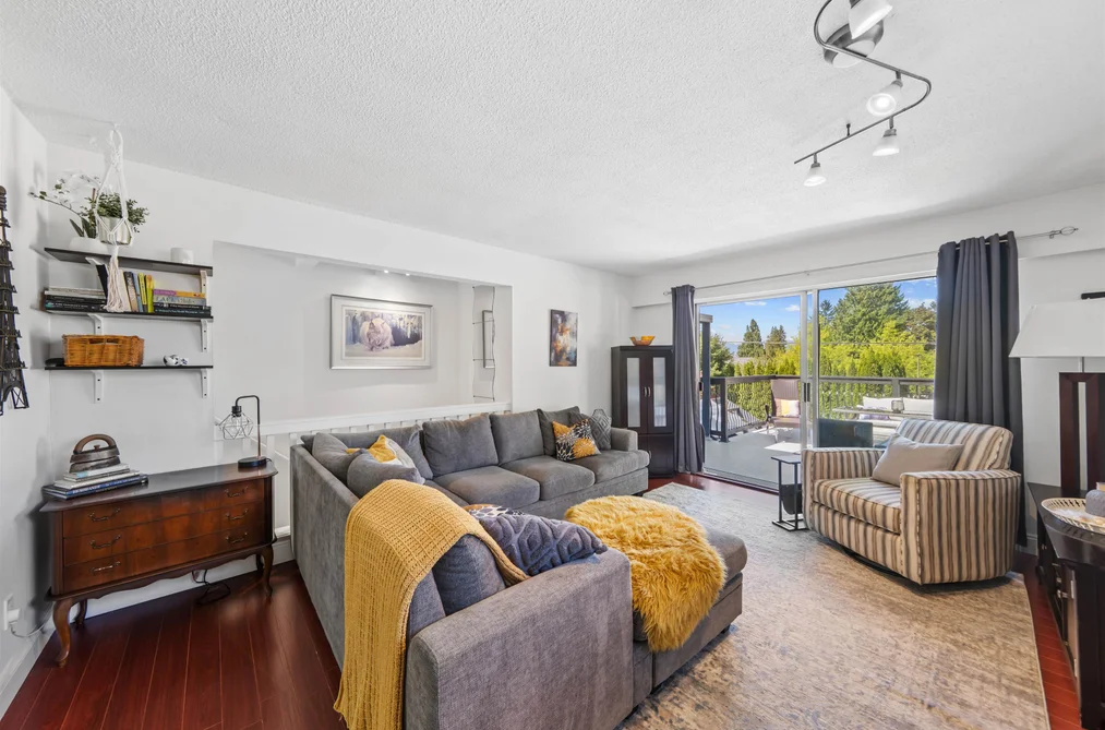 11730 97 AVENUE, Surrey BC V3V 2B8, Surrey BC — Residential for Sale - Photo 3