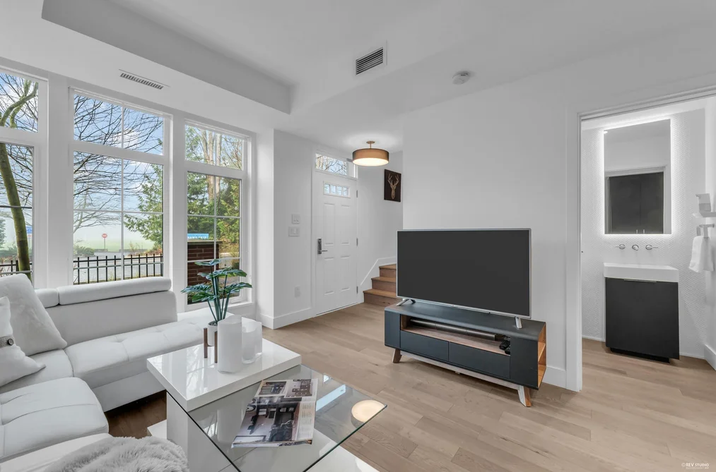 118 2070 CURLING ROAD, North Vancouver BC V7P 0C9, North Vancouver BC — Residential for Sale - Photo 2