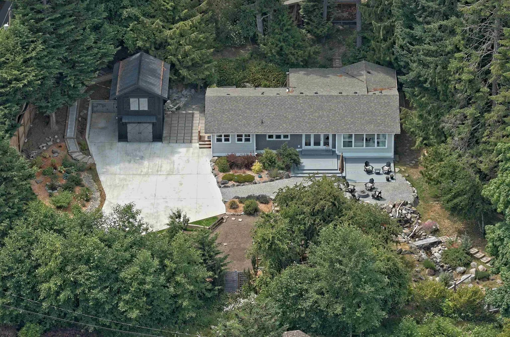 118 DOUGLAS ROAD, Salt Spring Island BC V8K 2J2, Salt Spring Island BC — Residential for Sale - Photo 2