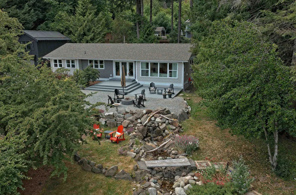118 DOUGLAS ROAD, Salt Spring Island BC V8K 2J2, Salt Spring Island BC — Residential for Sale - Photo 4