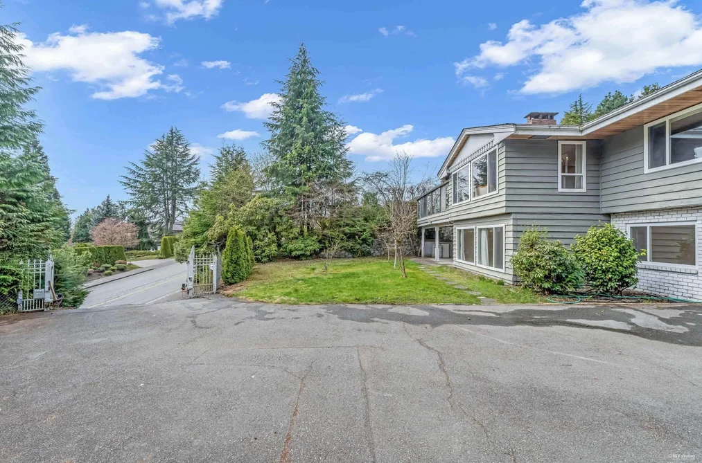 House for sale at 1181 Chartwell Drive West Vancouver British Columbia - MLS: R3098737