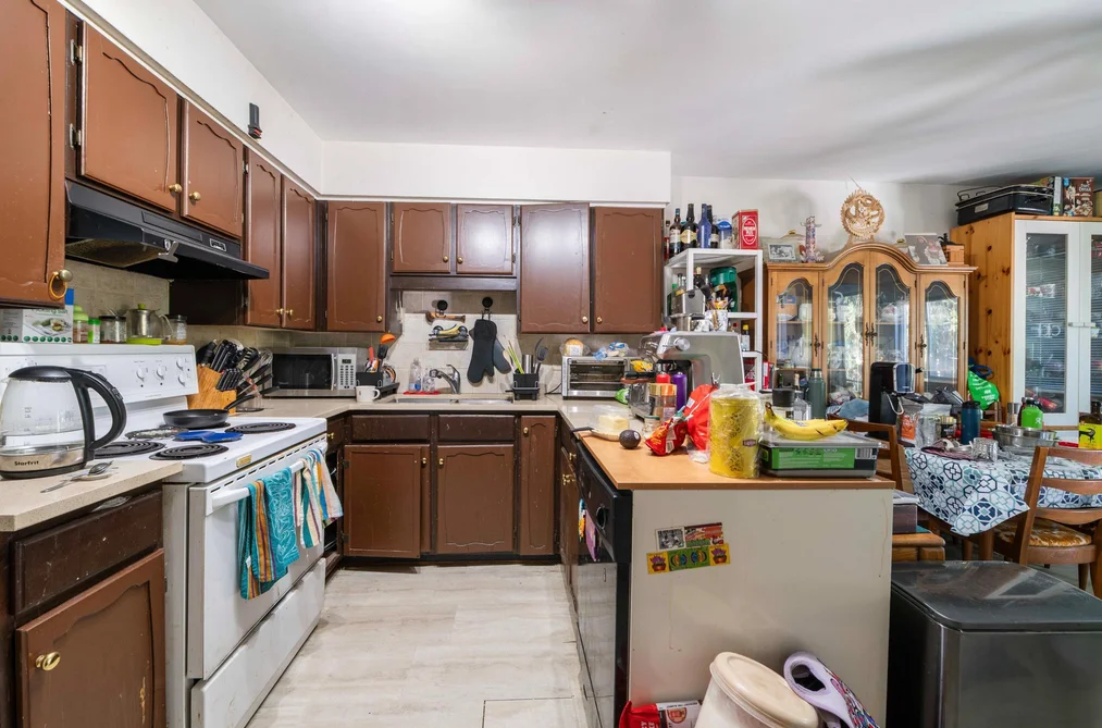 11821 72 AVENUE, Delta BC V4E 1Z5, Delta BC — Residential Income for Sale - Photo 4