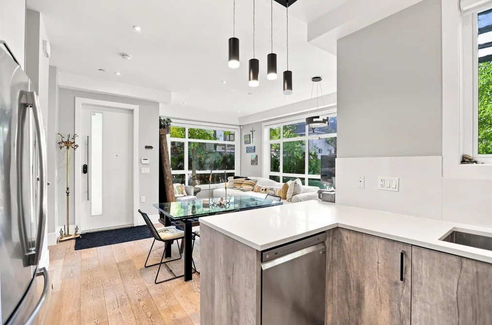 Townhouse for sale at 1185 Victoria Drive Vancouver British Columbia - MLS: R3165915