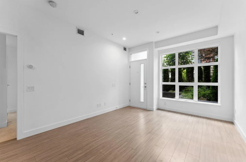 119 2060 CURLING ROAD, North Vancouver BC V7P 0E1, North Vancouver BC — Residential for Sale - Photo 3
