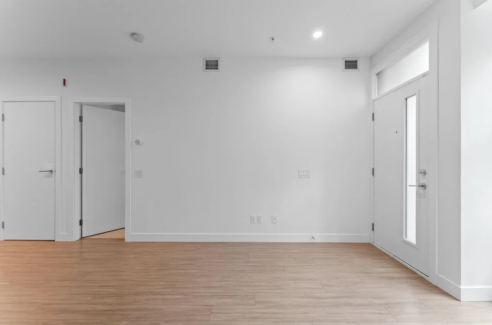 119 2060 CURLING ROAD, North Vancouver BC V7P 0E1, North Vancouver BC — Residential for Sale - Photo 4