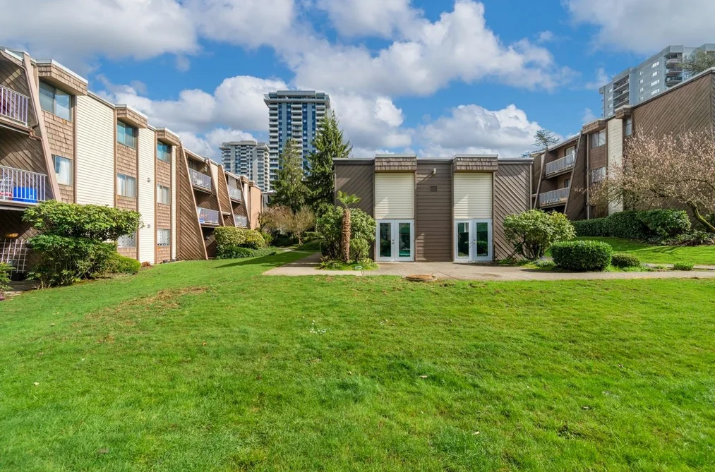 119 3911 CARRIGAN COURT, Burnaby BC V3N 4J7, Burnaby BC — Residential for Sale - Photo 2