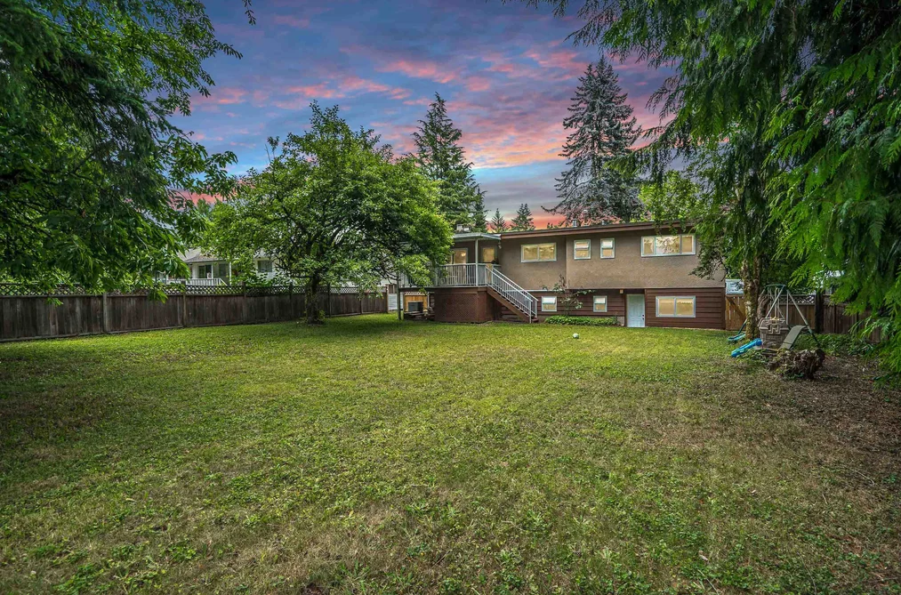 11939 HALL STREET, Maple Ridge, BC — Residential for Sale — Photo 4 of 39