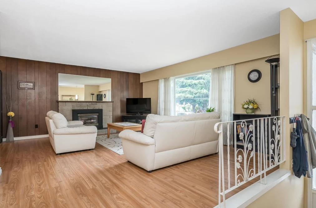 11939 HALL STREET, Maple Ridge, BC — Residential for Sale — Photo 6 of 39