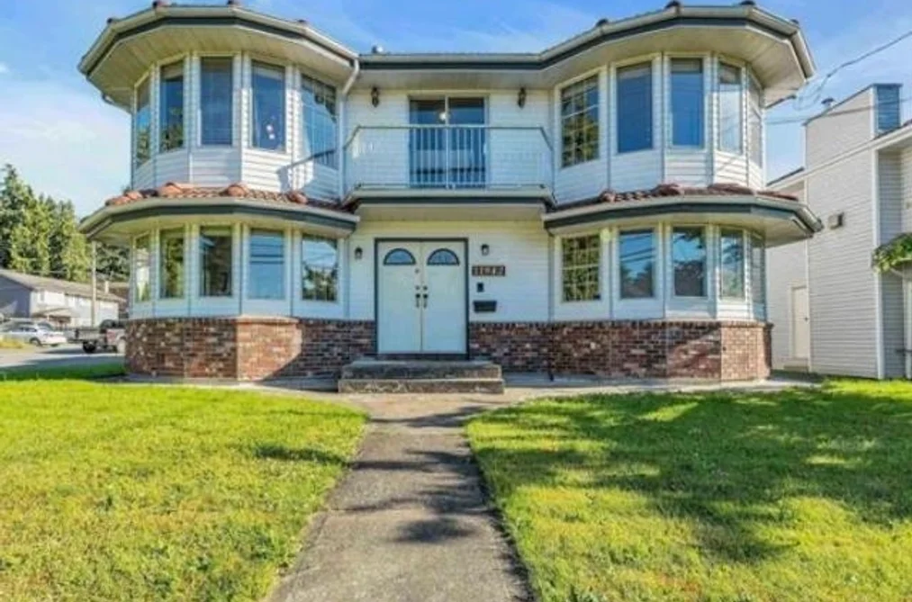 House for sale at 11942 99 Avenue Surrey British Columbia - MLS: R3103576