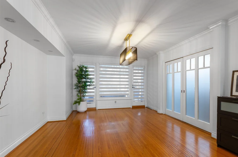 1195 W 50th Avenue, Vancouver, BC - House for Sale - Photo 5 of 17 1195 W 50th Avenue, Vancouver, BC - House for Sale - Photo 5 of 17