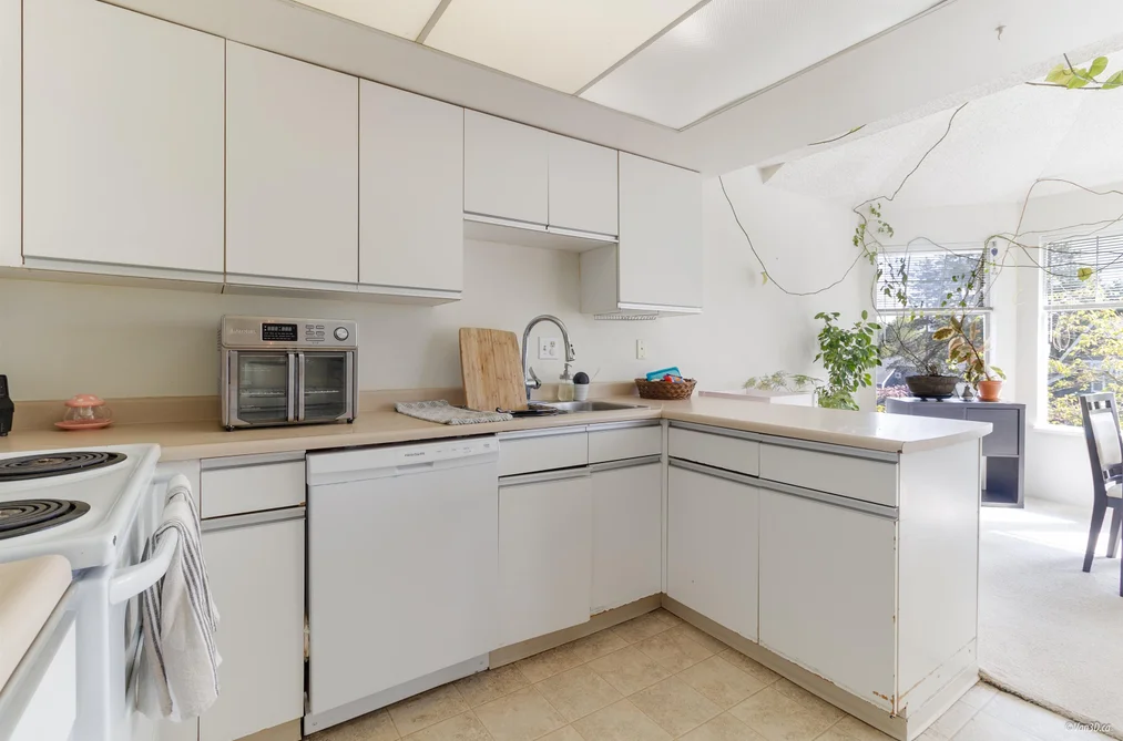 12 1140 FALCON DRIVE, Coquitlam BC V3E 2J6, Coquitlam BC — Residential for Sale - Photo 6