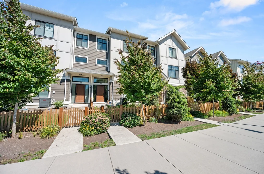 12 20261 72B AVENUE, Langley BC V2Y 3M8, Langley BC — Residential for Sale - Photo 2
