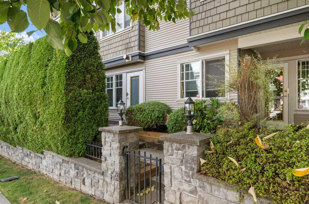 Townhouse for sale at 12 230 Tenth Street New Westminster British Columbia - MLS: R3160253