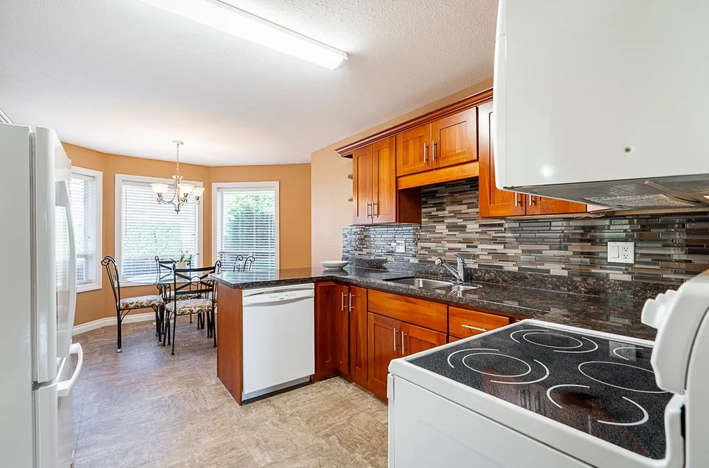 12 32615 MURRAY AVENUE, Abbotsford BC V2T 4T8, Abbotsford BC — Residential for Sale — Photo 7 of 24