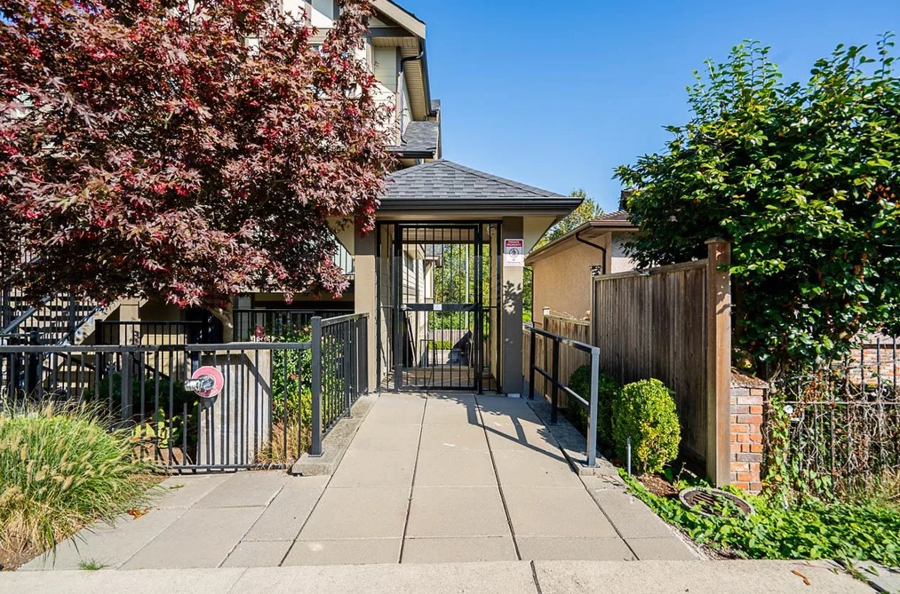 12 4033 DOMINION STREET, Burnaby BC V5G 0C2, Burnaby BC — Residential for Sale - Photo 2