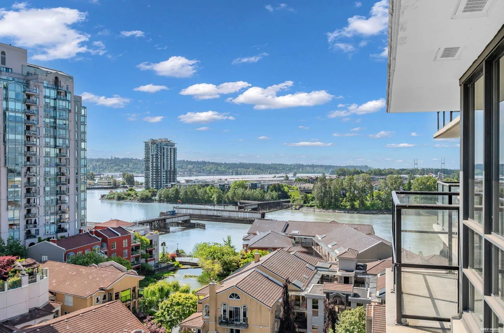 Condo for sale at 1201 1 Renaissance Square New Westminster British Columbia - MLS: R3127480