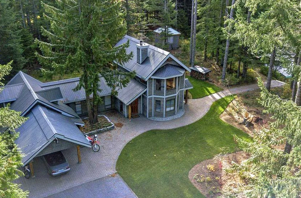 House for sale at 1201 Cheakamus Lake Road Whistler British Columbia - MLS: R3054171