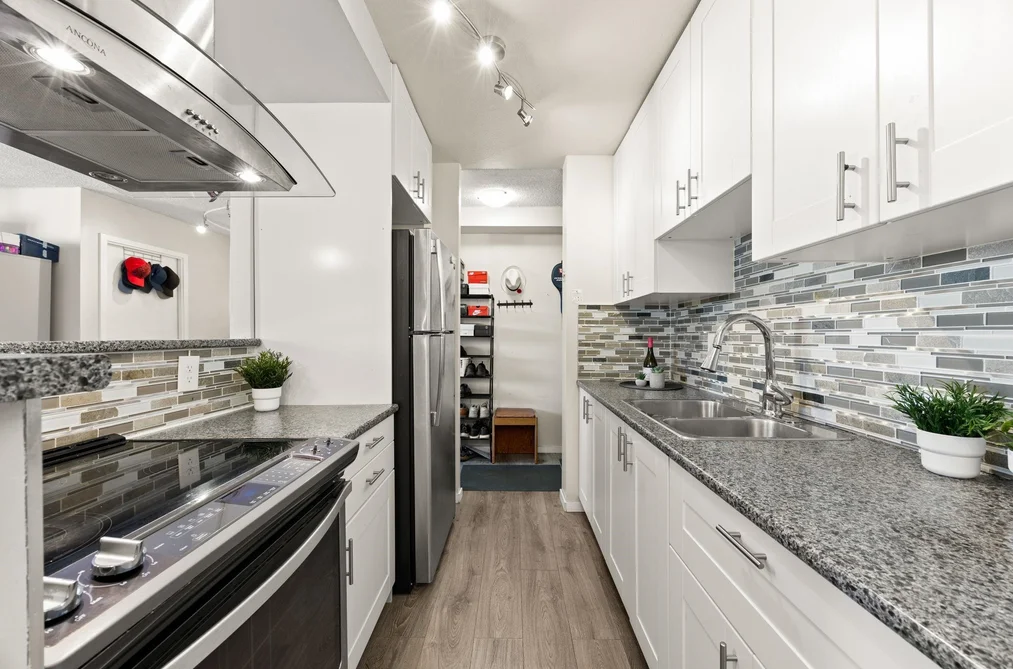 1202 6759 WILLINGDON AVENUE, Burnaby BC V5H 3Y9, Burnaby BC — Residential for Sale - Photo 2
