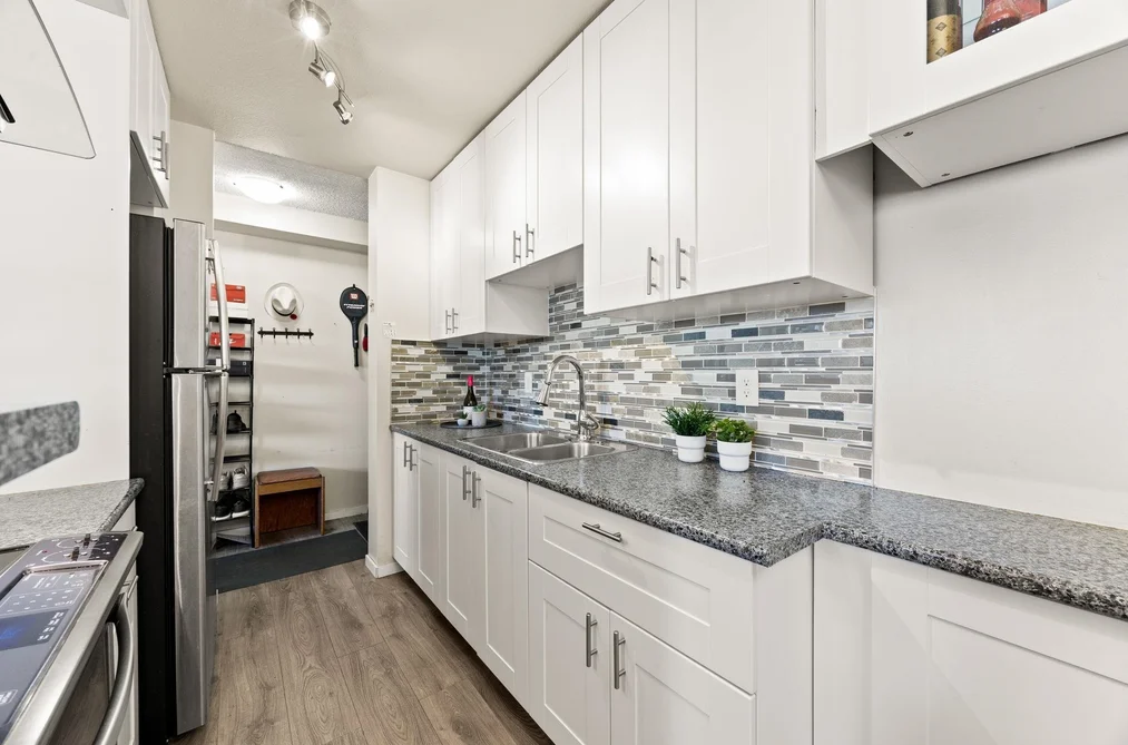 1202 6759 WILLINGDON AVENUE, Burnaby BC V5H 3Y9, Burnaby BC — Residential for Sale - Photo 3
