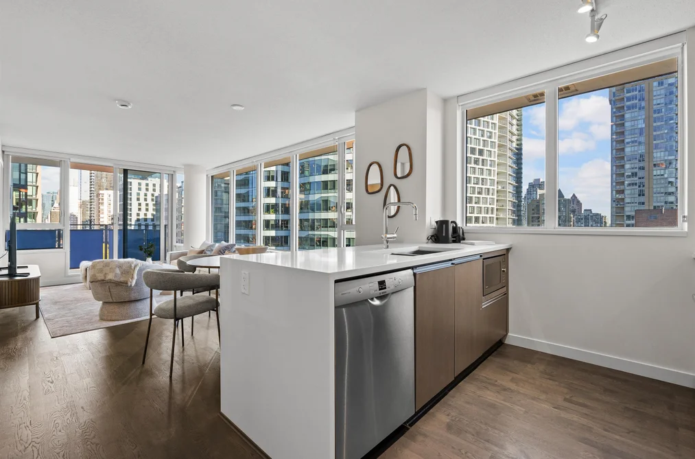 1203-1009 Harwood Street, Vancouver, BC - Condo for Sale - Photo 10 of 40 1203-1009 Harwood Street, Vancouver, BC - Condo for Sale - Photo 10 of 40