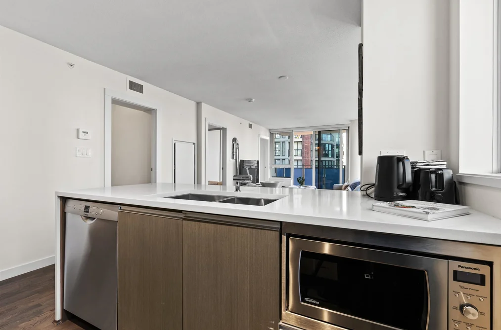 1203-1009 Harwood Street, Vancouver, BC - Condo for Sale - Photo 13 of 40 1203-1009 Harwood Street, Vancouver, BC - Condo for Sale - Photo 13 of 40