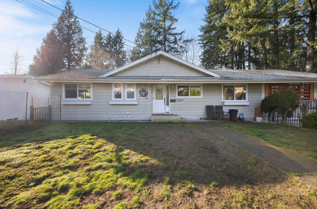 House for sale at 12037 208 Street Maple Ridge British Columbia - MLS: R3088791