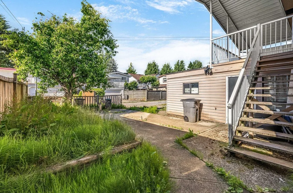 1205 E 49TH AVENUE, Vancouver BC V5W 2H9, Vancouver BC — Residential for Sale — Photo 4 of 39