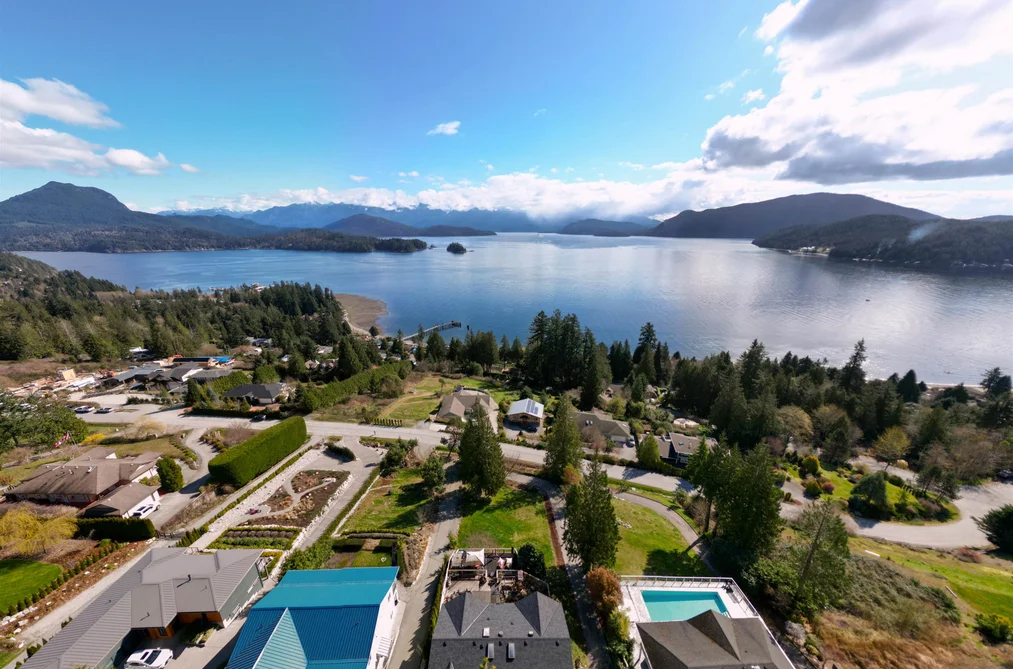 House for sale at 1205 St Andrews Road Gibsons British Columbia - MLS: R3104480