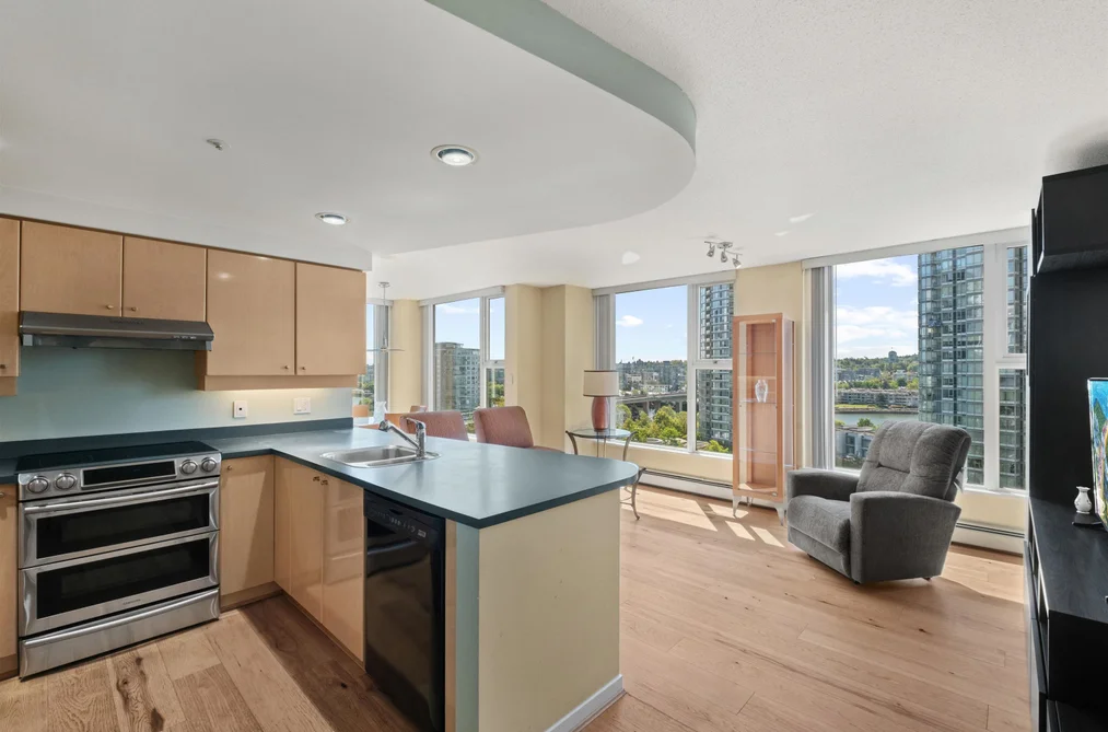 Condo for sale at 1207 1009 Expo Boulevard Vancouver British Columbia - MLS: R3130384
