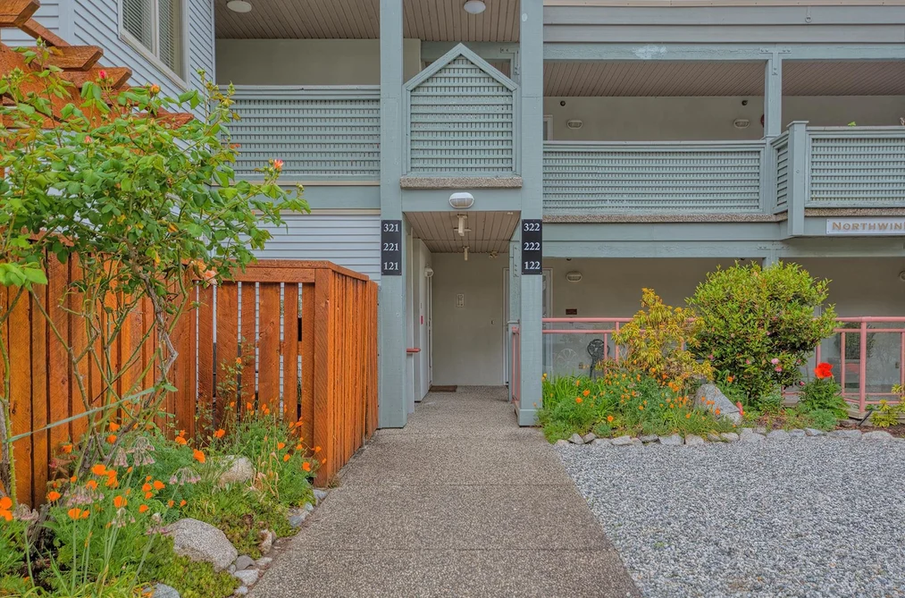 121 5780 TRAIL AVENUE, Sechelt BC V7Z 0K5, Sechelt BC — Residential for Sale - Photo 2