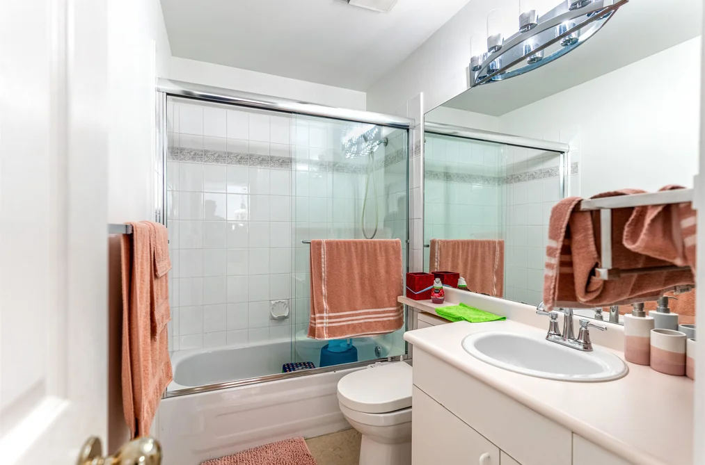 121 8655 KING GEORGE BOULEVARD, Surrey BC V3W 5C4, Surrey BC — Residential for Sale — Photo 32 of 39