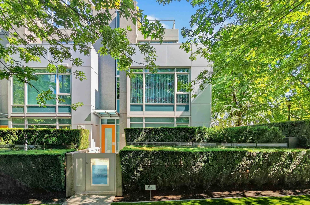 Townhouse for sale at 1211 W Cordova Street Vancouver British Columbia - MLS: R3151100