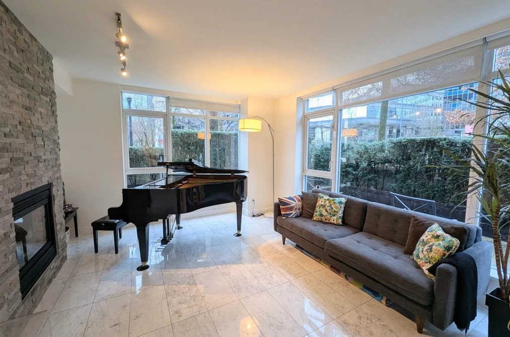 1211 W CORDOVA, Vancouver BC V6C 3P9, Vancouver BC — Residential for Sale - Photo 2