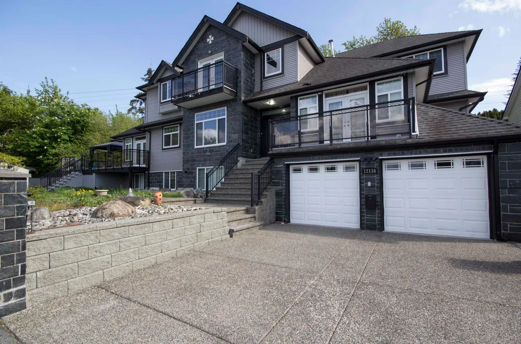 House for sale at 12136 100a Avenue Surrey British Columbia - MLS: R3092648