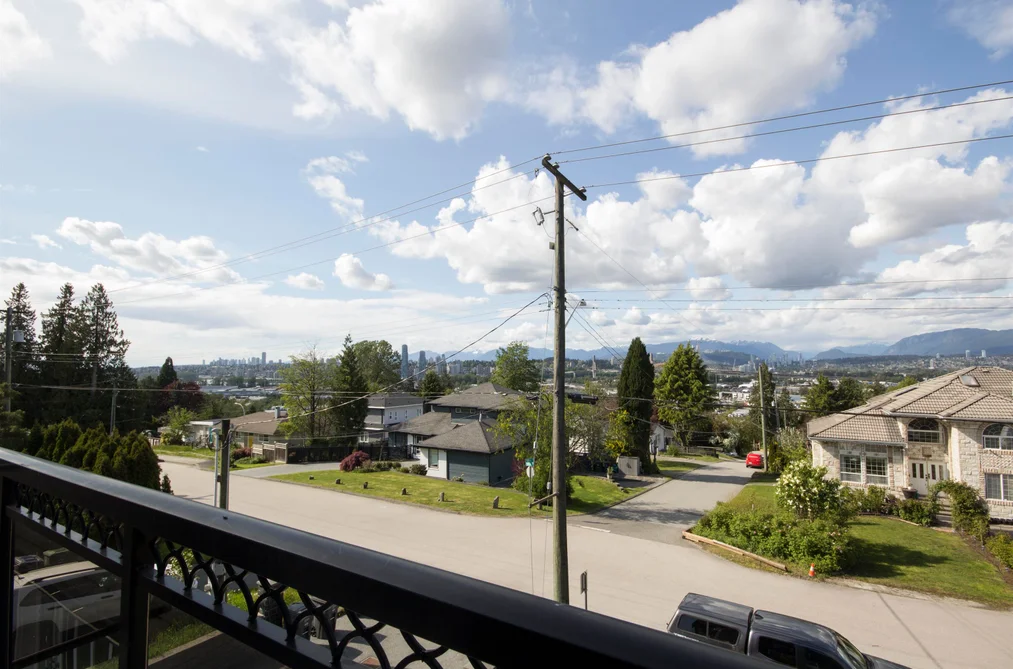 12136 100A AVENUE, Surrey BC V3V 2Y5, Surrey BC — Residential for Sale - Photo 3