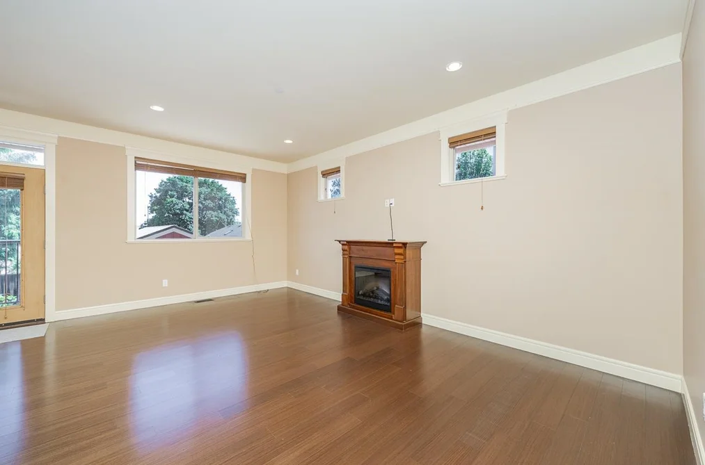 1216 NANAIMO STREET, New Westminster BC V3M 2E9, New Westminster BC — Residential for Sale — Photo 5 of 29